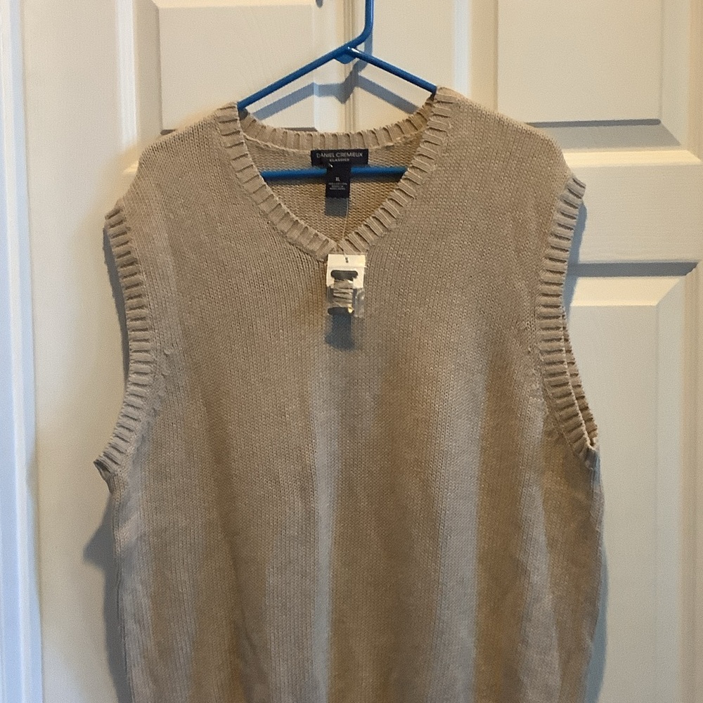 Daniel Cremieux Men's Beige V-Neck‎ Sweater Vest